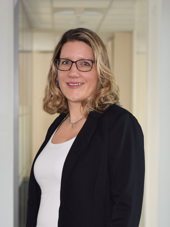 Maya Salm - Mandatsleiterin - Visita Treuhand AG - Abacus - Treuhand - Treuhänder in Lenzburg - Buchführung - Administration - Jahresrechnung - Steuern - Beratung - Schweiz