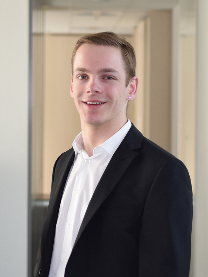 Nicolas Meier - Mandatsleiter - Visita Treuhand AG - Abacus - Treuhand - Treuhänder in Lenzburg - Buchführung - Administration - Jahresrechnung - Steuern - Beratung - Schweiz