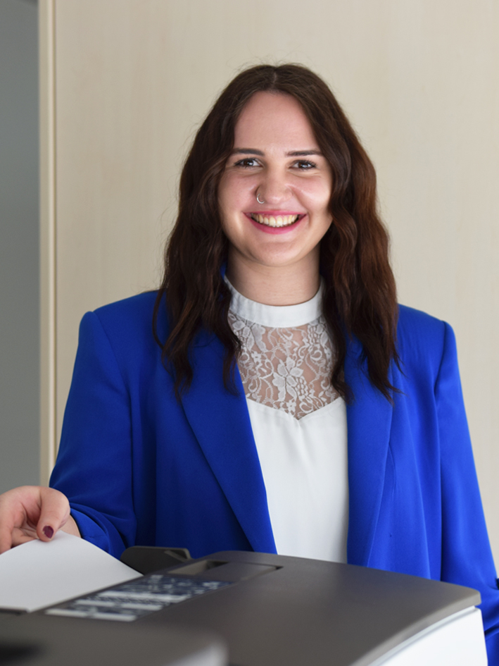 Ivana Martic - Mandatsleiterin - Visita Treuhand AG - Abacus - Treuhand - Treuhänder in Lenzburg - Buchführung - Administration - Jahresrechnung - Steuern - Beratung - Schweiz