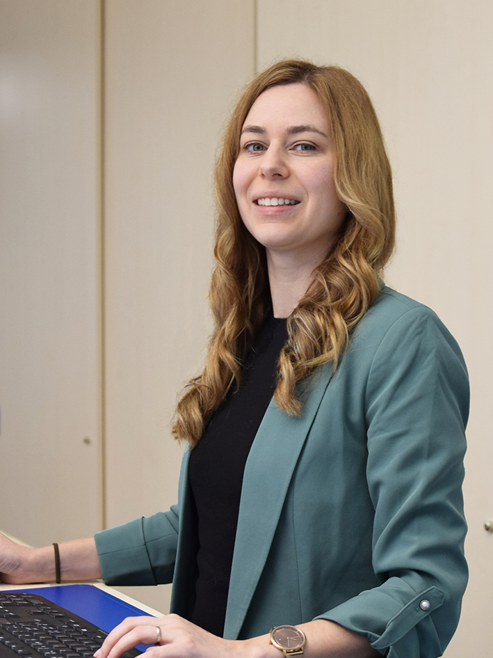 Seraina Tschampion - Mandatsleiterin - Visita Treuhand AG - Abacus - Treuhand - Treuhänder in Lenzburg - Buchführung - Administration - Jahresrechnung - Steuern - Beratung - Schweiz