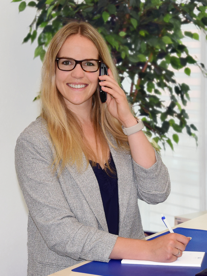 Priska Schaad - Mandatsleiterin - Visita Treuhand AG - Abacus - Treuhand - Treuhänder in Lenzburg - Buchführung - Administration - Jahresrechnung - Steuern - Beratung - Schweiz